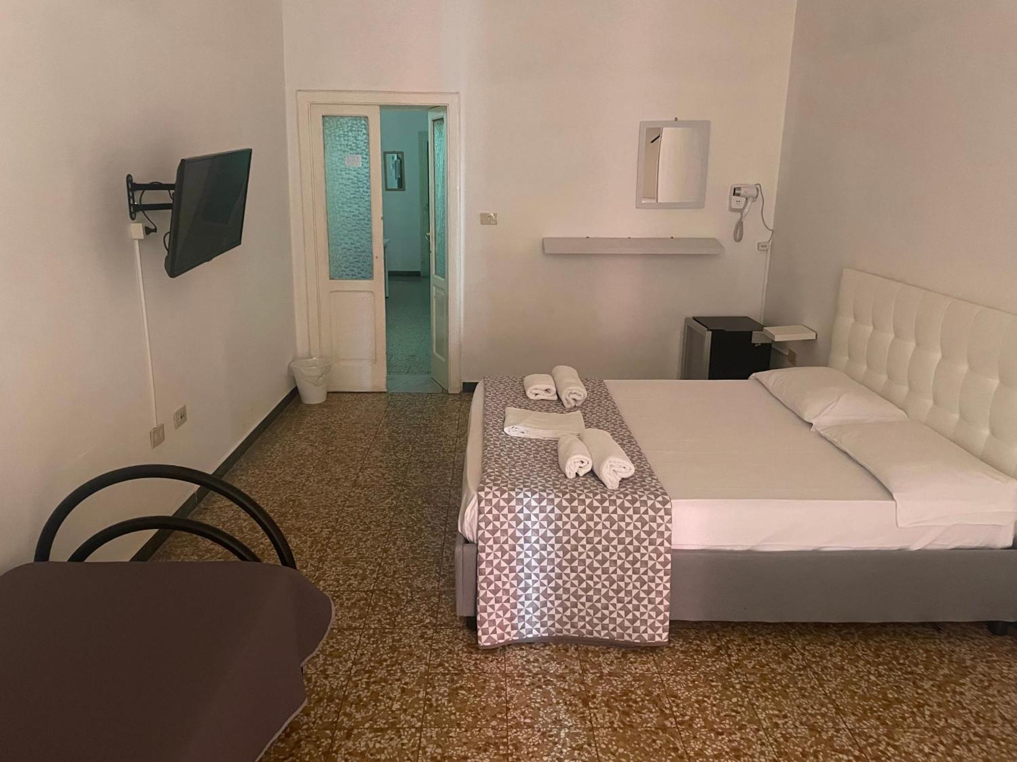 Dama Hostelbb Napoli Eksteriør billede