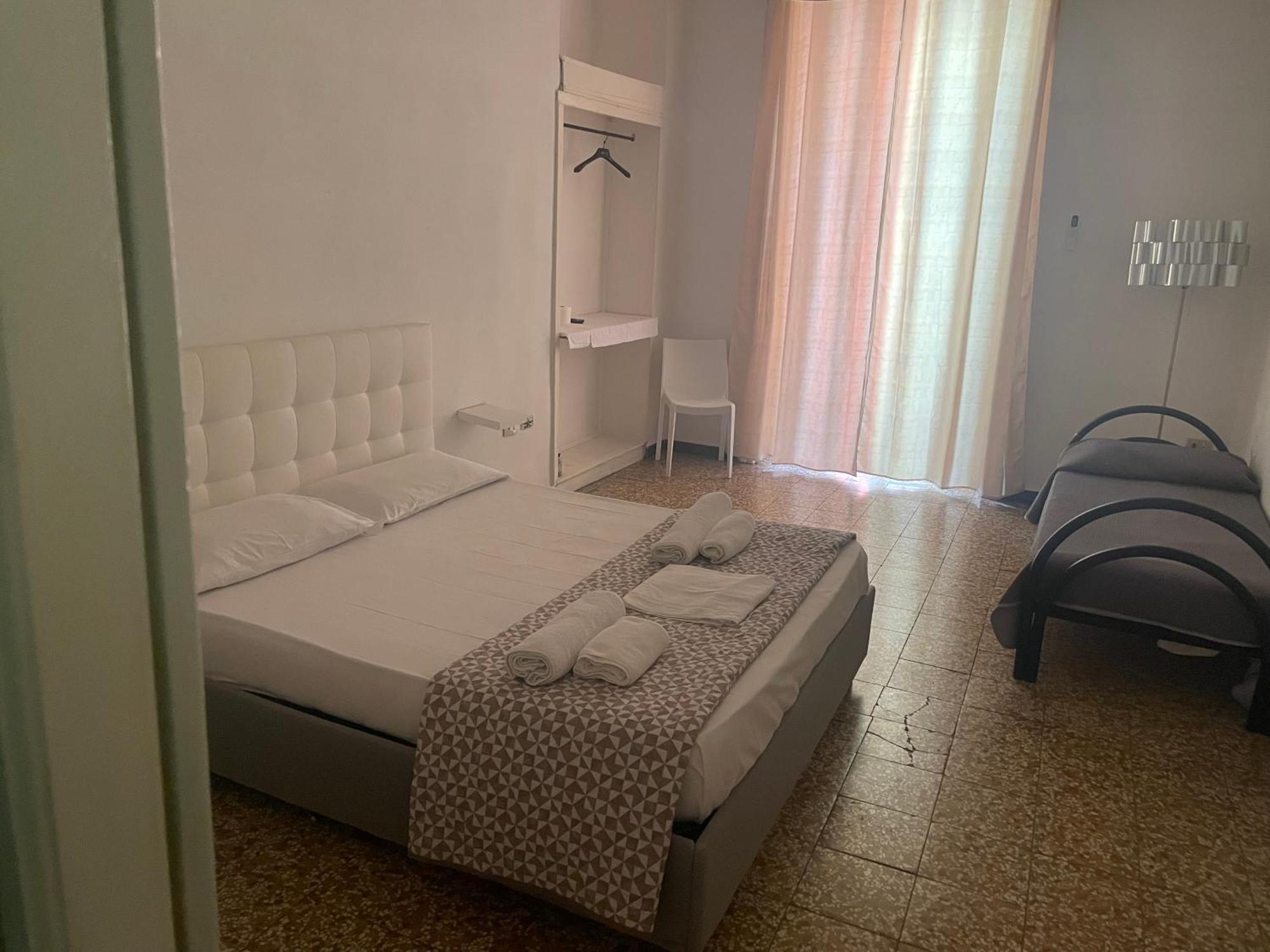 Dama Hostelbb Napoli Eksteriør billede